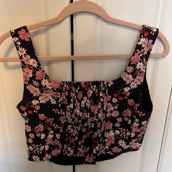 Wayf Women's Black/Multi Floral Sleeveless Crop Top - Picture 4 of 4